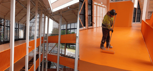 De Nederlandse gemeente Zaandam heeft bij het treinstation een nieuwe fietsenstalling gebouwd met circa 1.400 plaatsen.