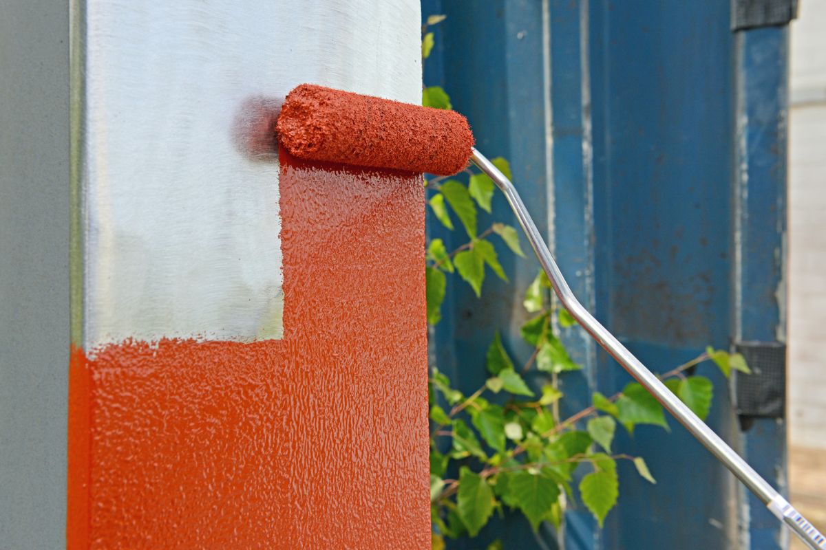 Colusal Speed Primer is de nieuwe primer voor alle staalconstructies, binnen of buiten. Het hardt zeer snel en veilig uit, zelfs bij ongunstige weersomstandigheden zoals vochtigheid en temperaturen van 2 tot 35 °C en kan na ca. 2 uur opnieuw overlaagd worden.